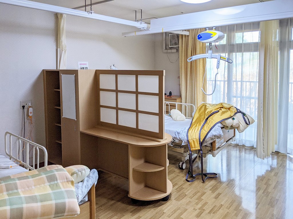 間仕切り家具 カーテンオープン