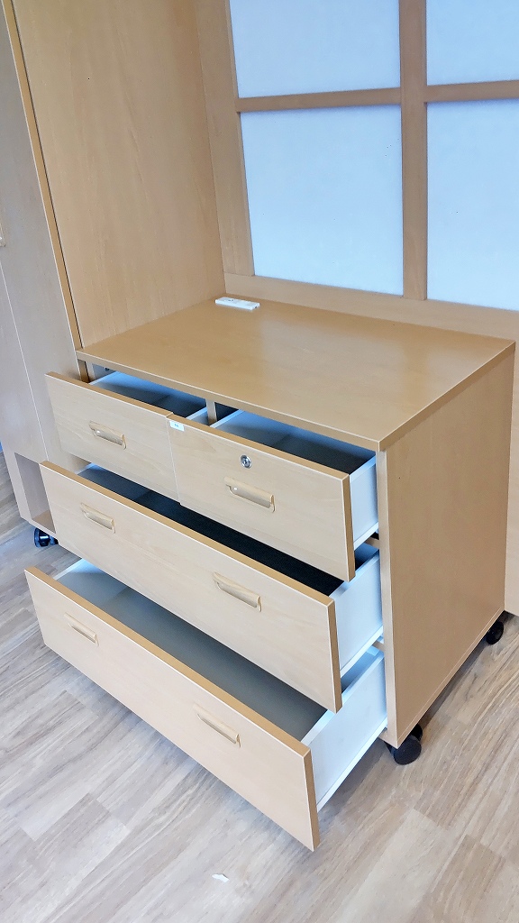 間仕切り家具　チェスト